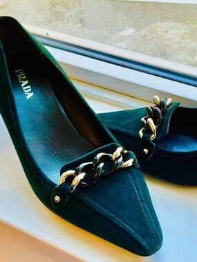 PRADA Black Suede Kitten Heel Pointed Pumps - Size 7 / 37